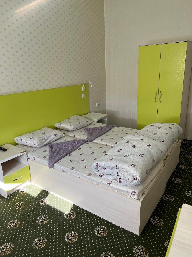 Anisa- Hostel Doesjanbe Buitenkant foto